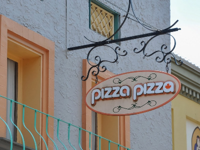 Piping Hot Success: The Pizza Pizza Franchise System in Canada