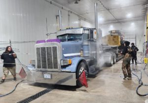Shiney Hiney Truck Wash 641493512 122268015350342591 7231128082232915486 n